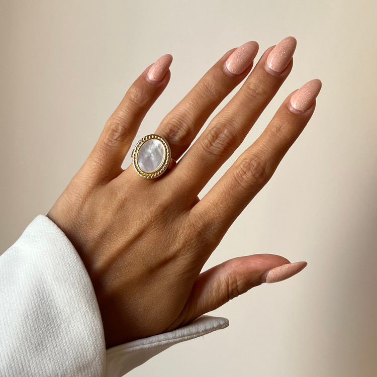 انگشتر دور شیاردار صدف زنانه