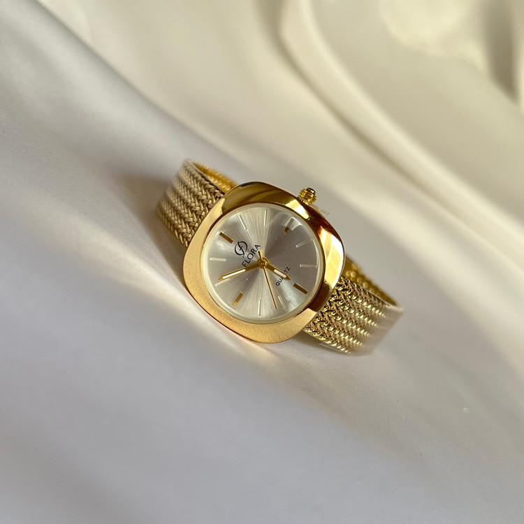 ساعت طرح طلا فلورا