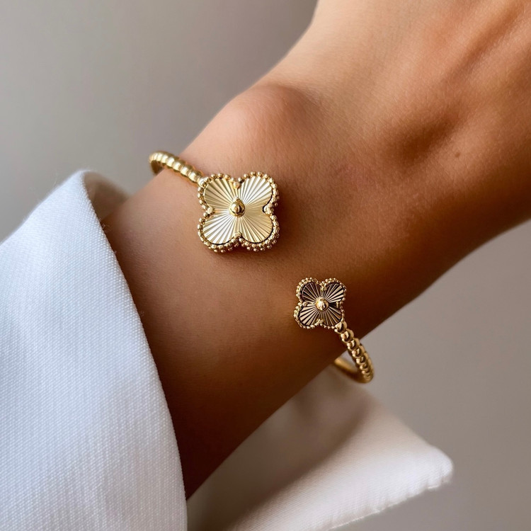 دستبند دو گل ونکلیف